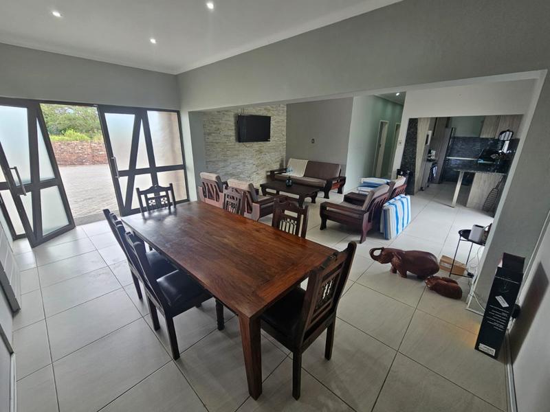 To Let 4 Bedroom Property for Rent in Aston Bay Eastern Cape